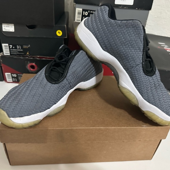 Jordan Future Low
Cool Grey - Picture 2 of 8